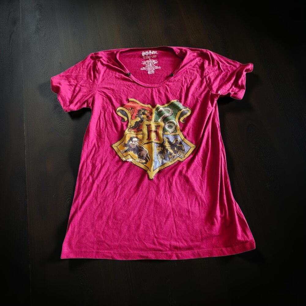 Harry Potter House Banner Graphic Short Sleeve T-Shirt Size Womens Red Gems